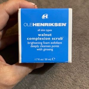 Ole Hendricksen walnut complexion scrub